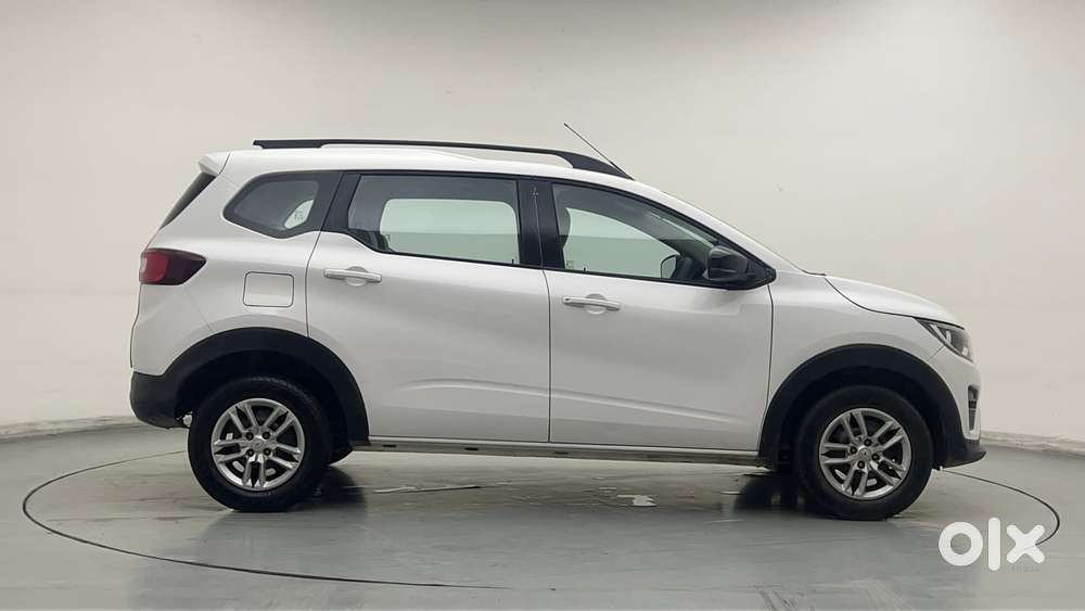 Renault Triber Rxt, 2023, Petrol