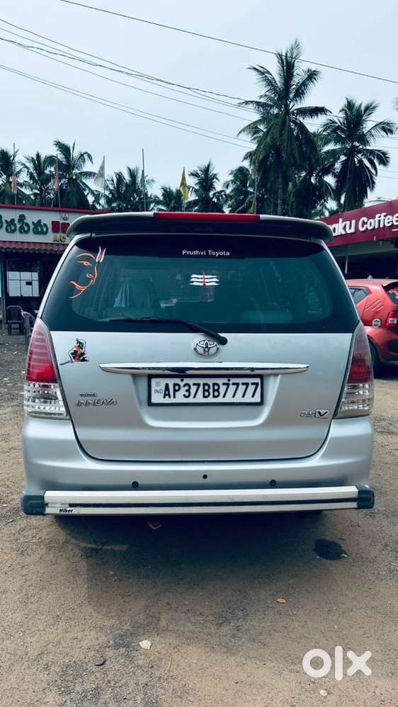 Toyota Innova 2010 Diesel Well Maintained