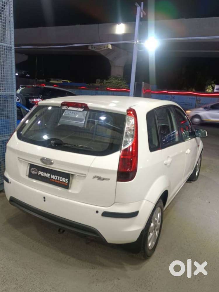 Ford Figo 2010-2012 Petrol Titanium, 2012, Petrol