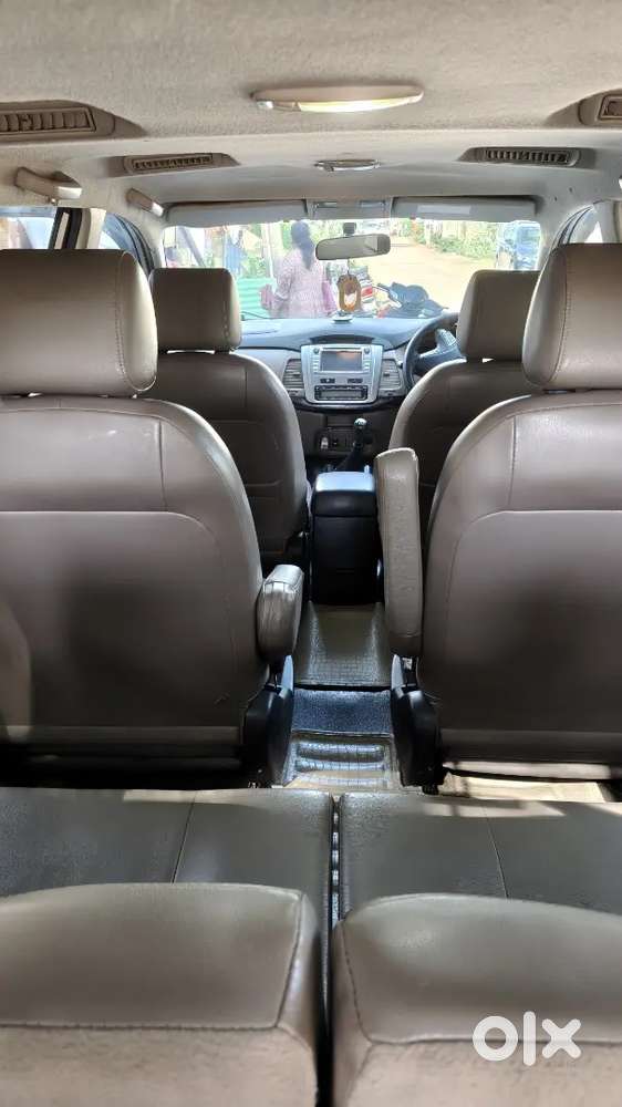 Toyota Innova 2015