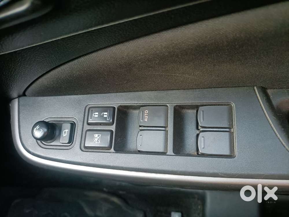 Maruti Suzuki Swift 1.3 Zxi, 2022, Petrol