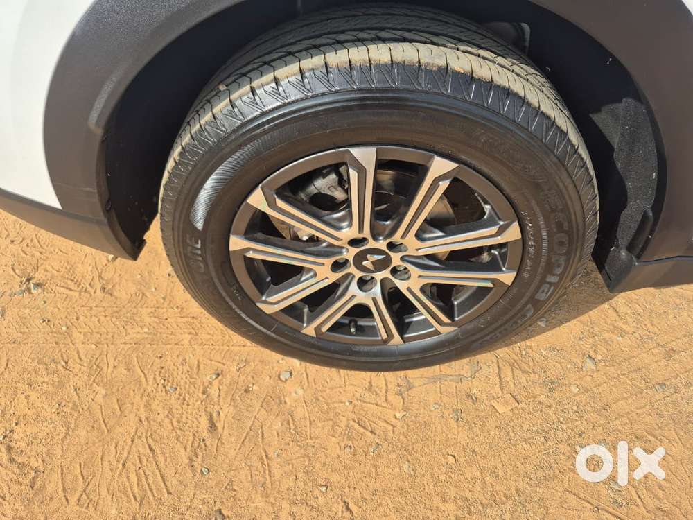 Mahindra Xuv700 2.0 Ax 7 Petrol At Luxury Pack Str, 2024, Petrol