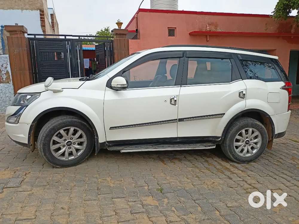 Mahindra Xuv500 2.2 W10 2016 With Vip No 0001