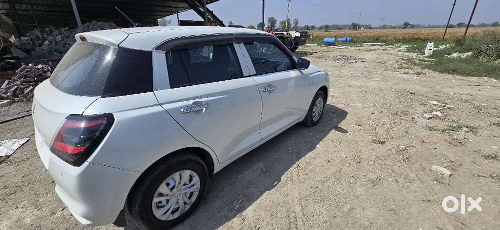 Maruti Suzuki Swift 2025 Petrol 27000 Km Driven