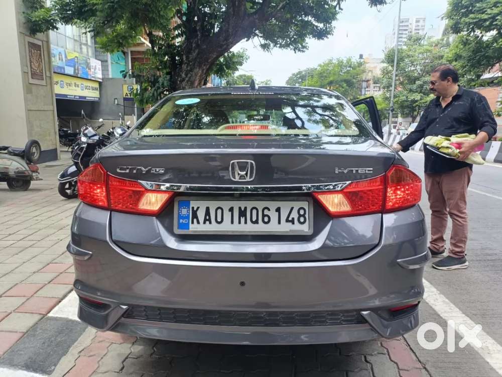 Honda City 1.5 V 5th Gen I-vtec Mt, 2017, Petrol
