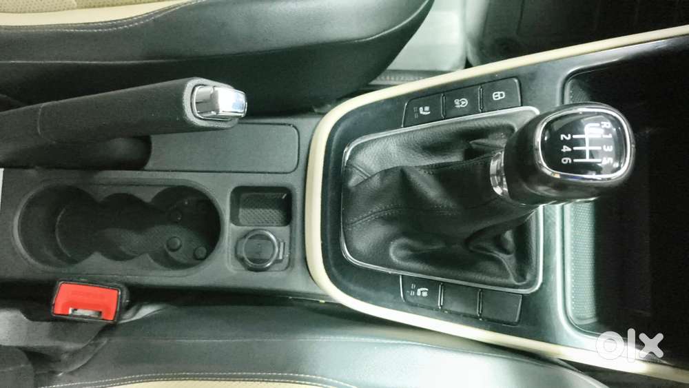 Skoda Slavia Style 1.0l Tsi Mt, 2022, Petrol