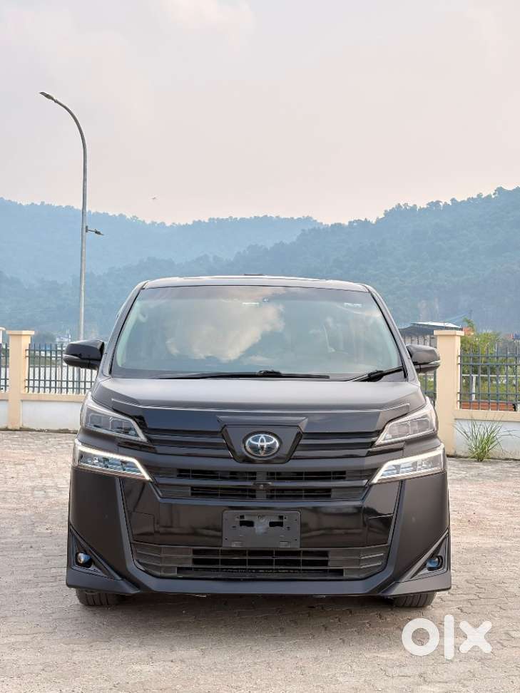 Toyota Vellfire 2.5 Hybrid, 2022, Petrol