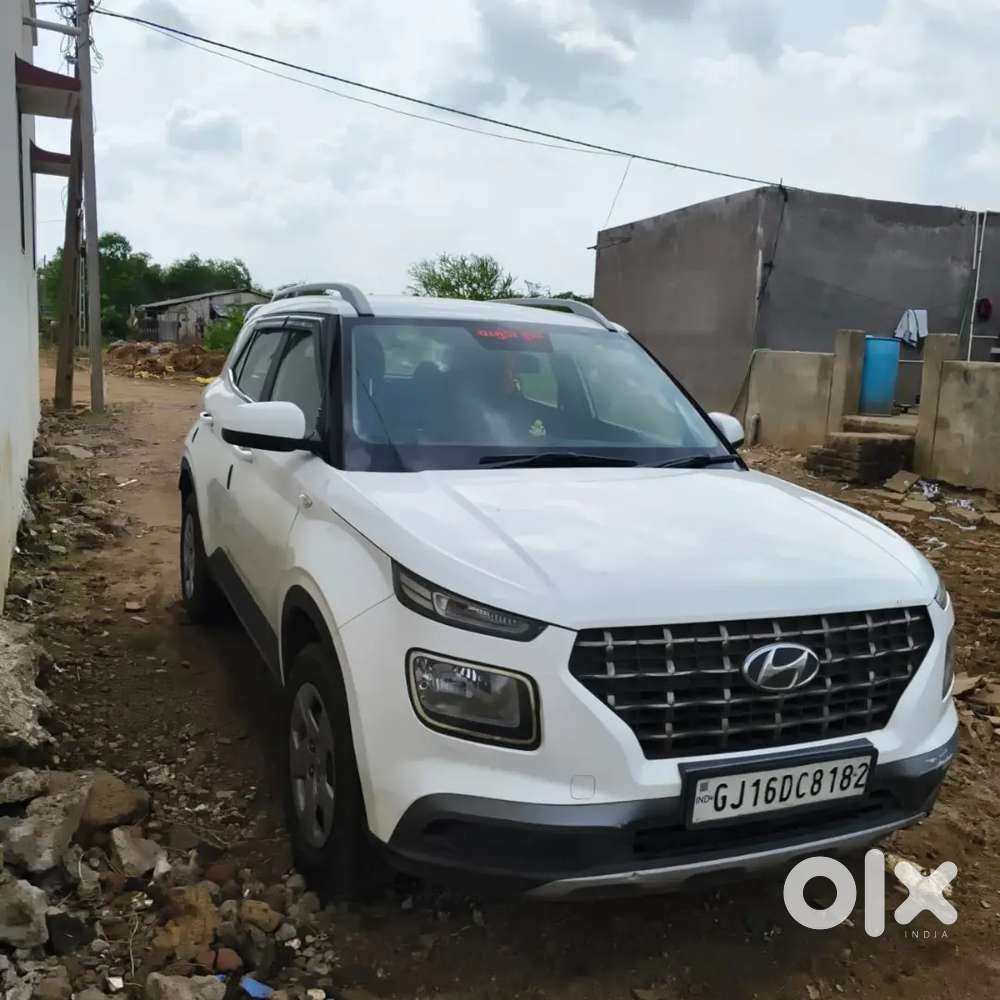 Hyundai Venue 2021 Petrol Manual 66000 Km