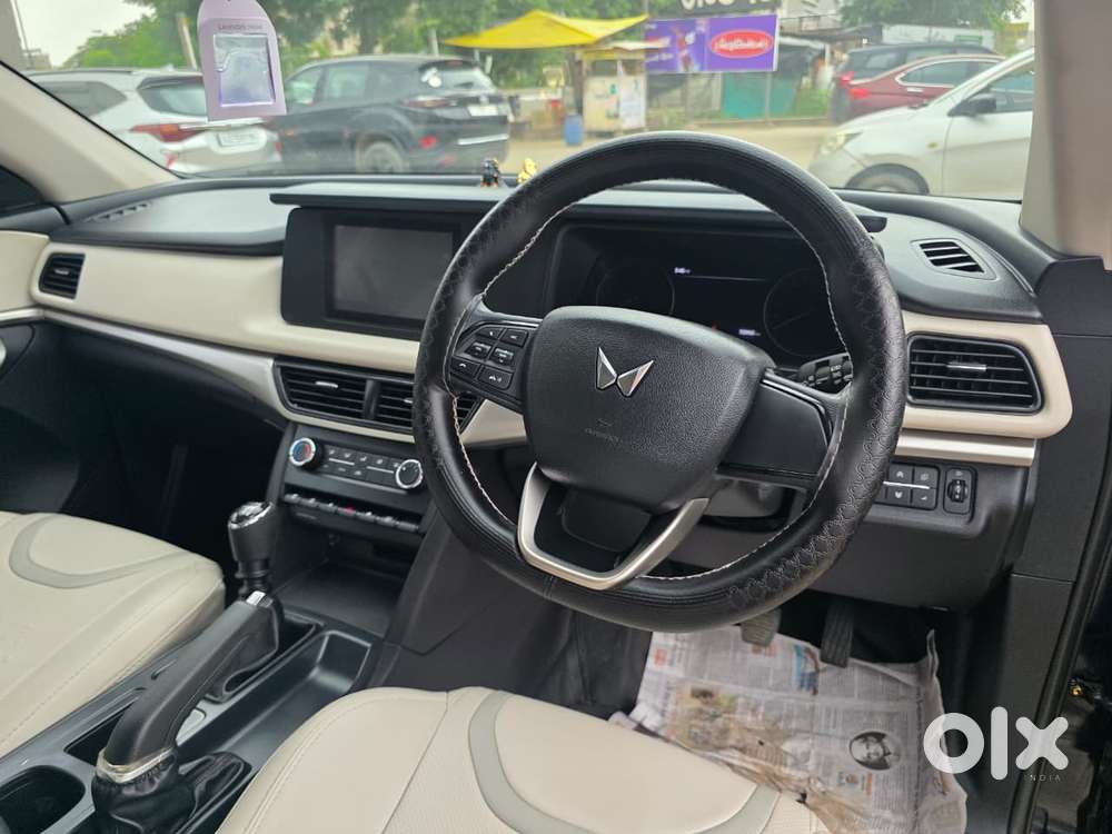 Mahindra Xuv700, 2023, Petrol