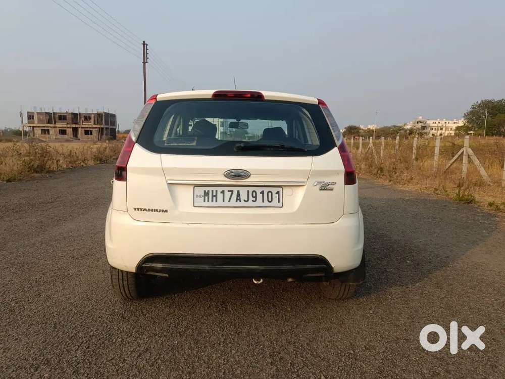 Ford Figo Titanium 2012