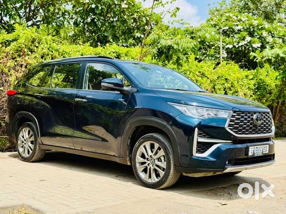 Toyota Innova Hycross 2.0 Zx (o) Hybrid 7 Str, 2025, Petrol