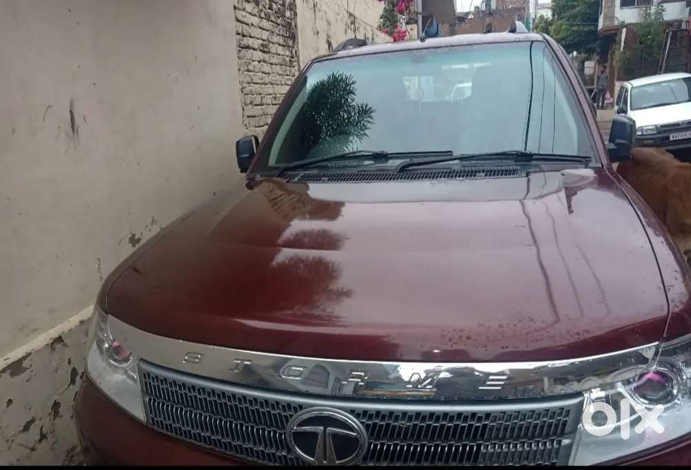 Tata Safari Storme 2013