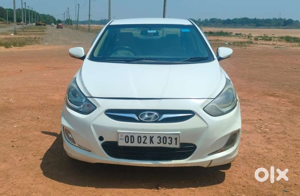 Hyundai Verna 1.5 Sx Vtvt, 2013, Petrol