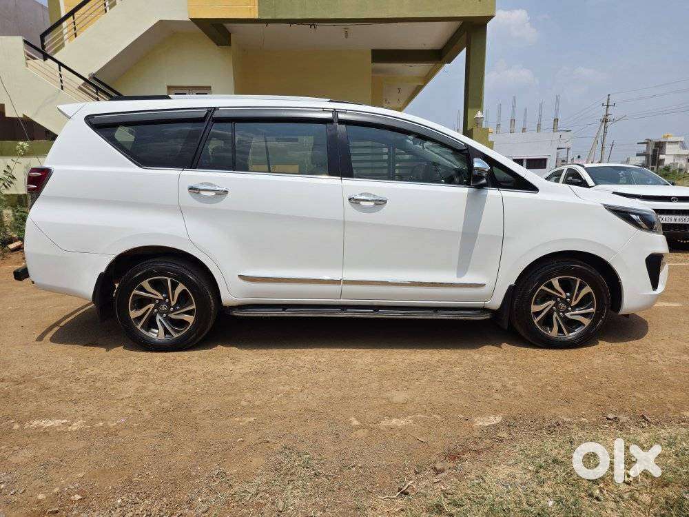 Toyota Innova Crysta 2.4 V 8 Str, 2022, Diesel