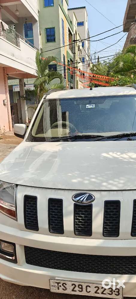 Mahindra Tuv 300 T8 2017 Diesel 76300 Km Driven