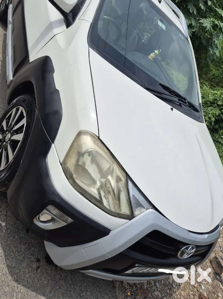Toyota Etios Liva Diesel 2015 Milege 27 28 Ki Deti Hai