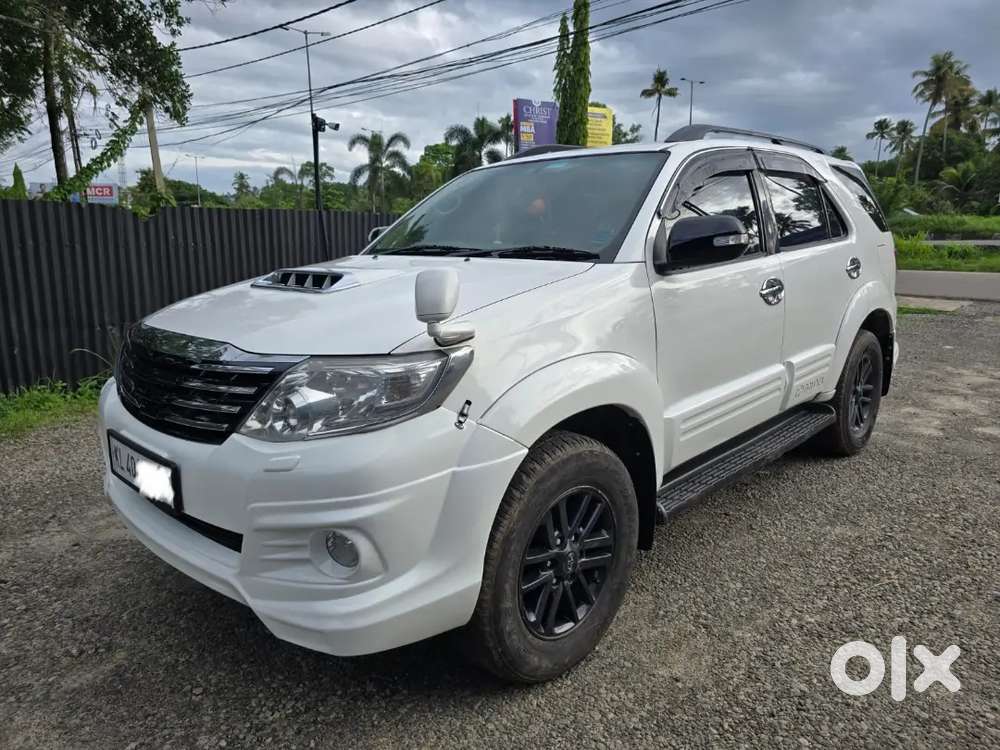 Toyota Fortuner 2013 Diesel 180000 Km Driven