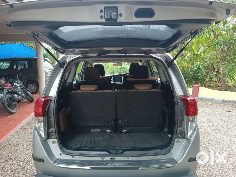 Toyota Innova Crysta Z 2.8 Automatic 2017 Diesel 138750 Km Driven