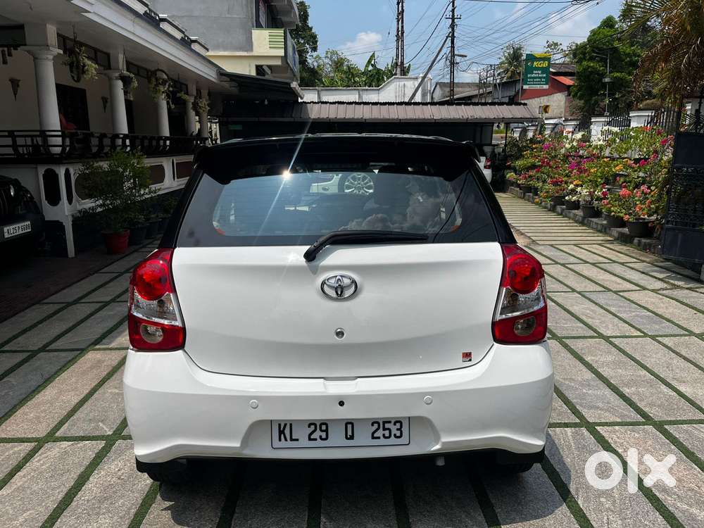 Toyota Etios Liva 1.2 Vx Dual Tone, 2018, Petrol