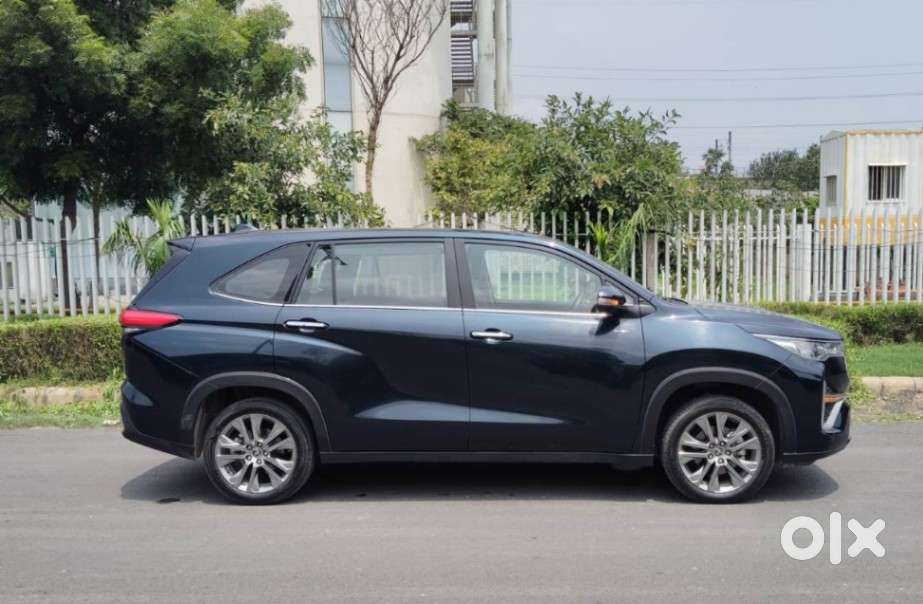 Toyota Innova Hycross Zx(o), 2025, Petrol
