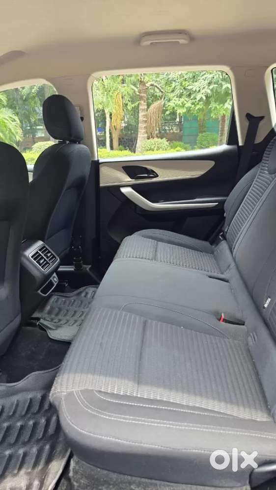 Mahindra Xuv700 2.2 Mx Diesel Mt 5 Str, 2022, Diesel