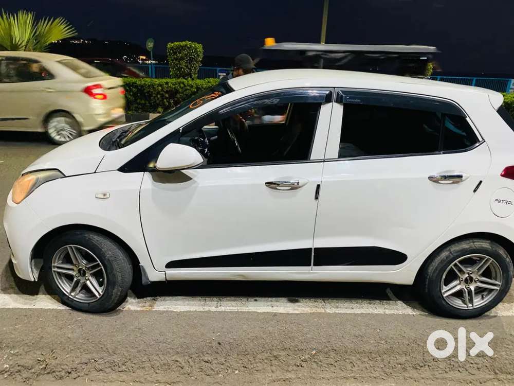 Hyundai Grand I10 2016 Petrol 60000 Km Driven