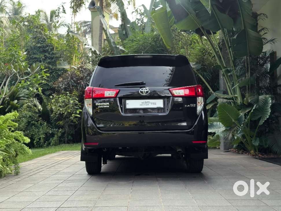 Toyota Innova Crysta [2020-ongoing] 2.4 Gx 7 Str, 2021, Diesel