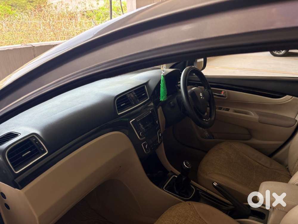Maruti Suzuki Ciaz Vdi+ Shvs (2016) – ₹4.90 Lakhs