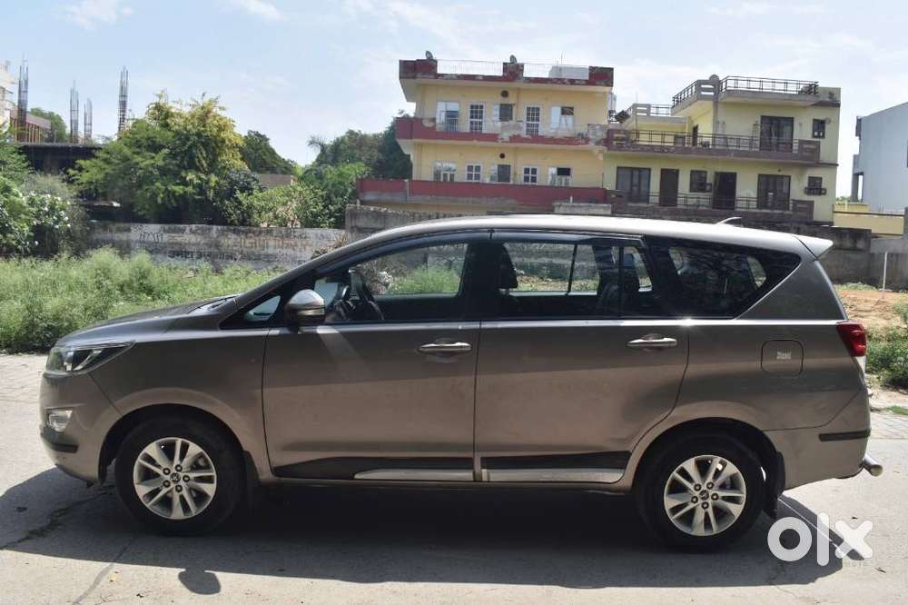 Toyota Innova Crysta 2.4 G Mt, 2017, Diesel