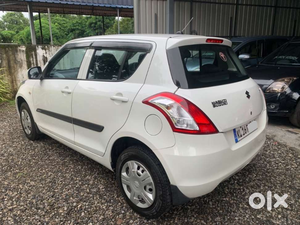 Maruti Suzuki Swift Lxi Optional-o, 2017, Petrol