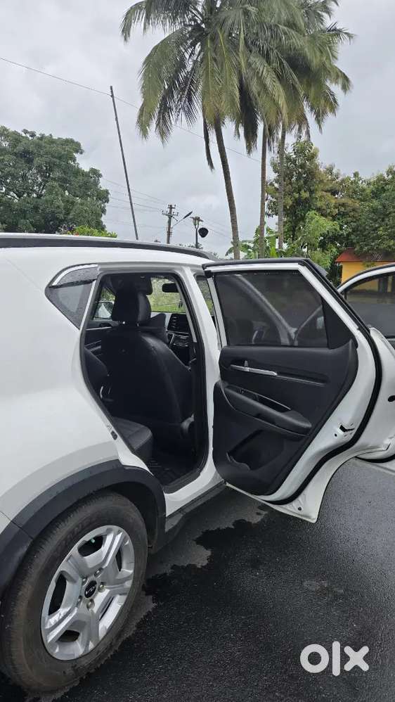 Kia Sonet 2023 Petrol Manual 64500 Km