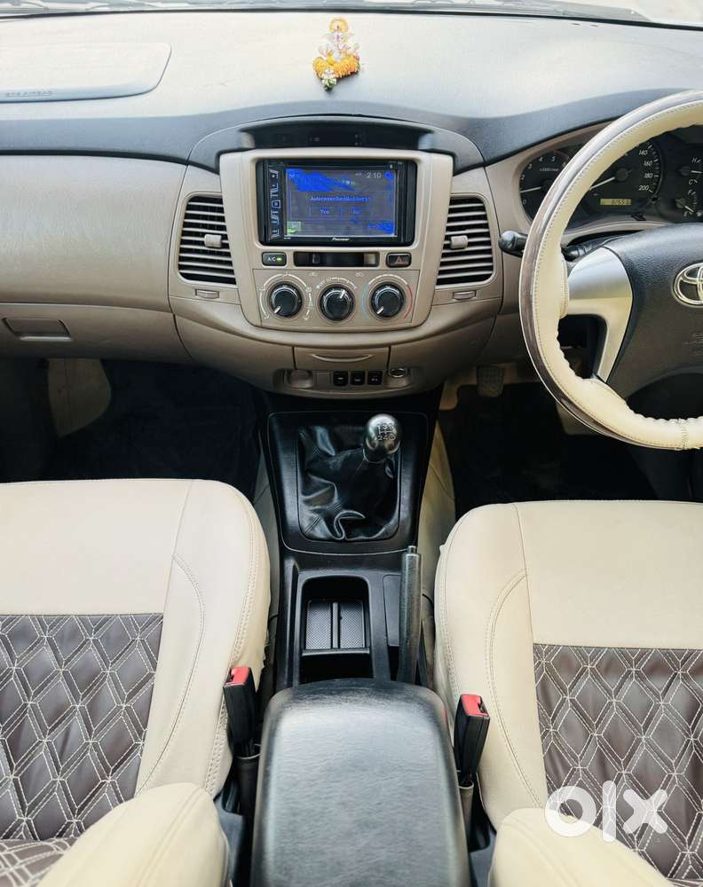Toyota Innova 2.5 G (diesel) 8 Seater, 2015, Diesel