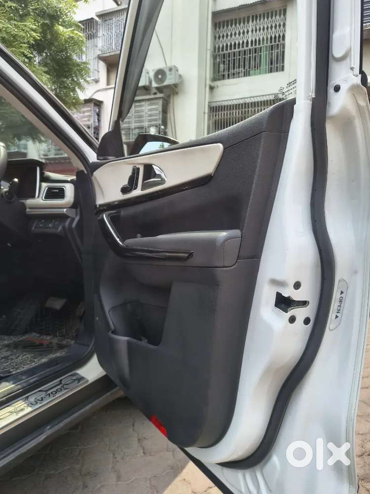 Mahindra Xuv700 2022 Diesel Well Maintained