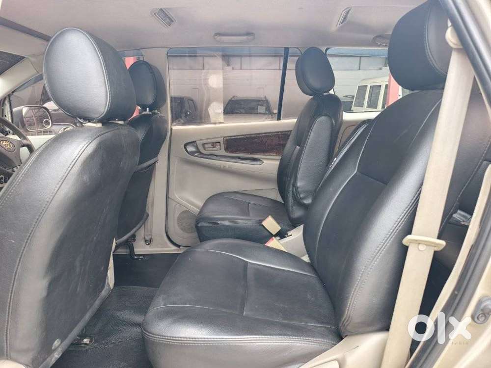 Toyota Innova 2.5 G (diesel) 7 Seater, 2011, Diesel
