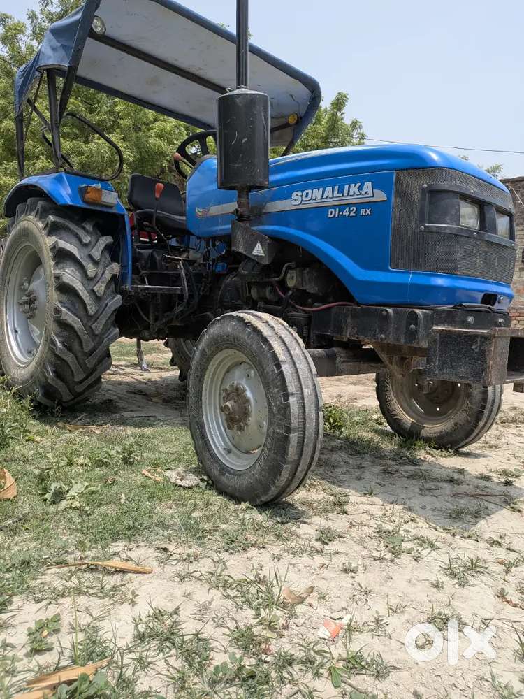 Tractor And Bolero Urgent Sale