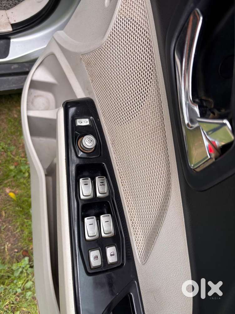 Mahindra Xuv300 W8 Option, 2019, Cng & Hybrids