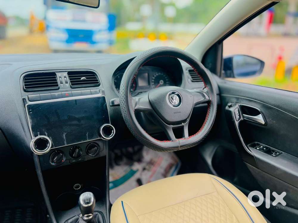 Volkswagen Polo Petrol Comfortline 1.2l, 2015, Petrol