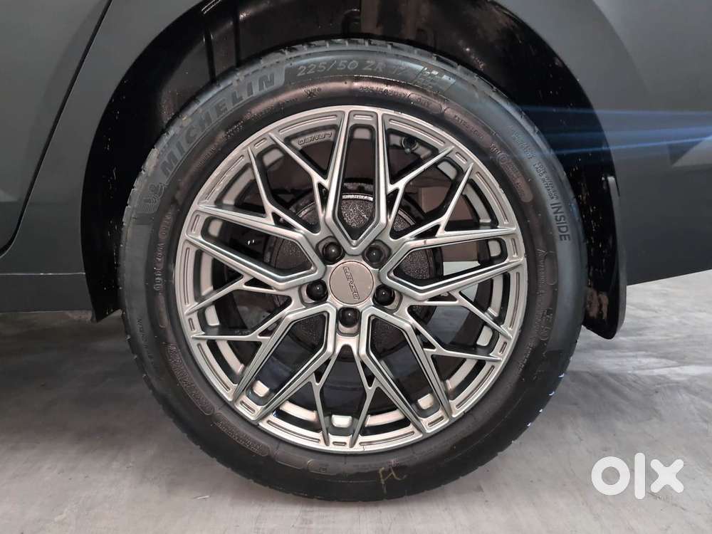 Skoda Slavia Style 1.0l Tsi At, 2022, Petrol