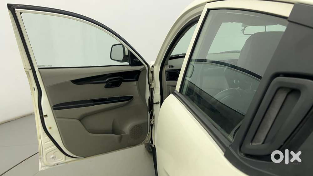 Mahindra Kuv 100 Mfalcon G80 K4 5str, 2016, Petrol