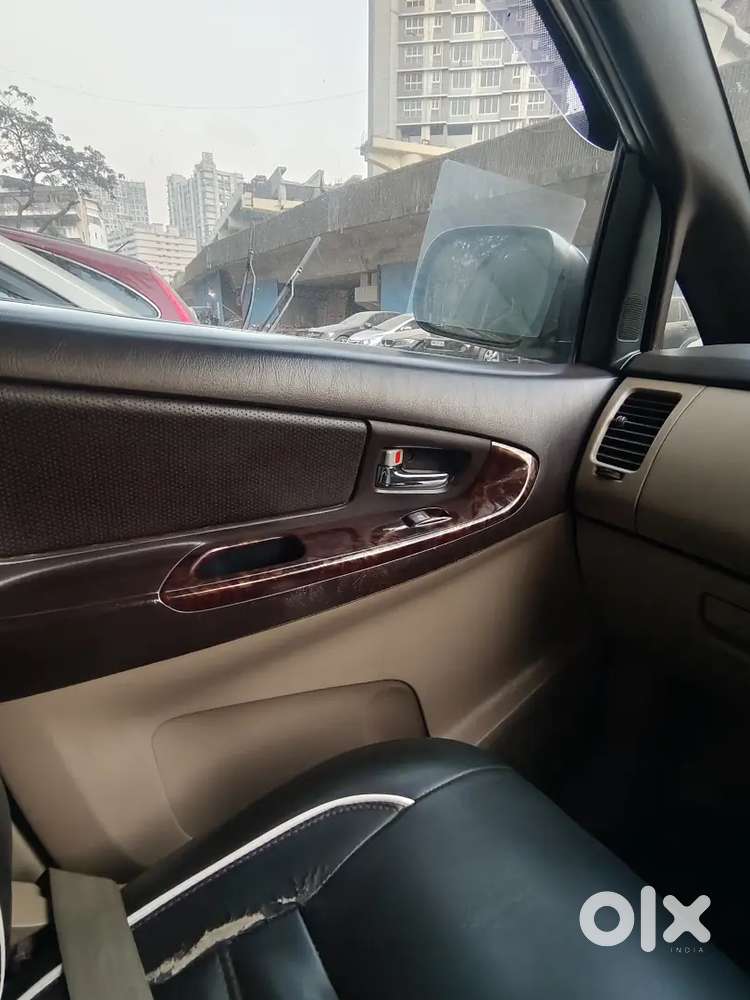 Toyota Innova Vx 2011 Limited Edition Model