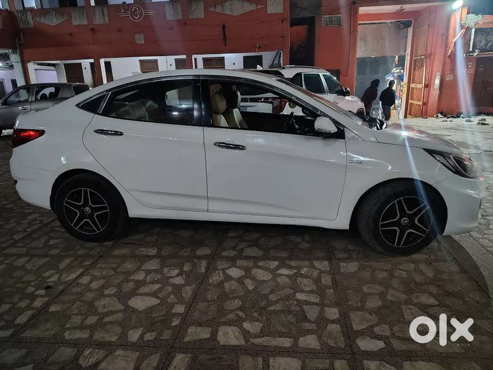 Hyundai Verna 2012