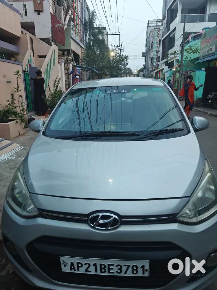 Hyundai Xcent 2015 Diesel 130000 Km Driven Well Maintained