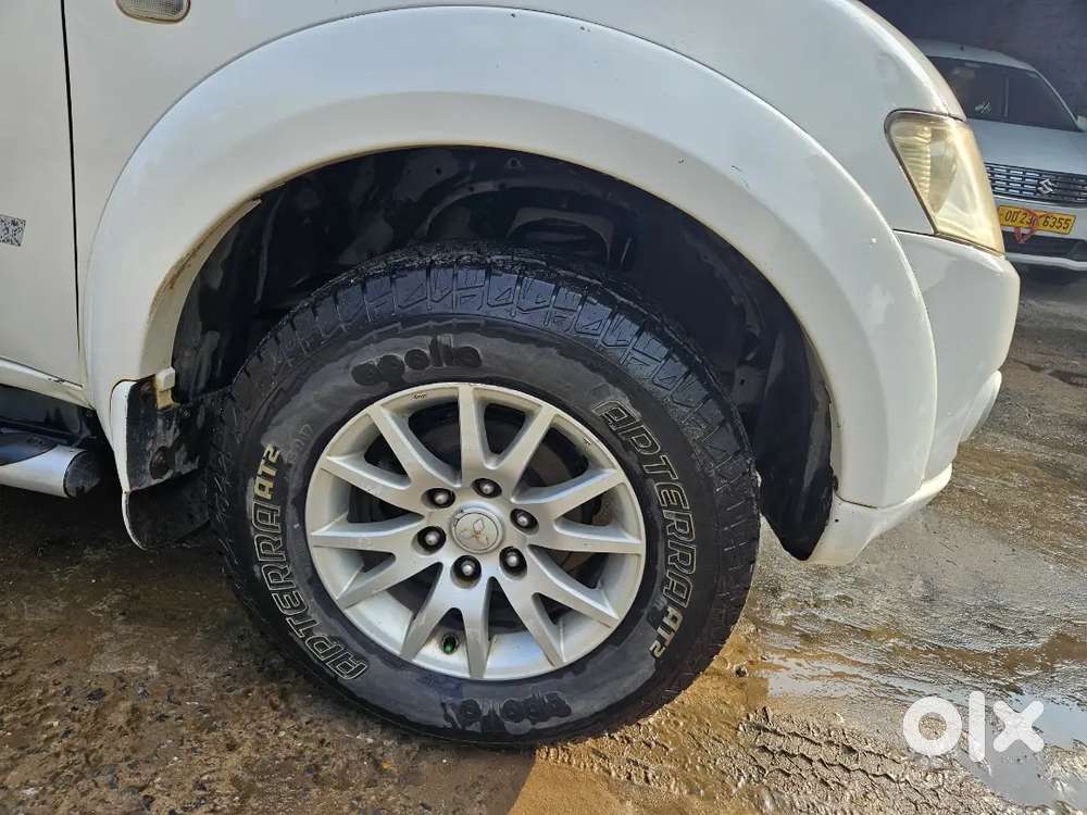 Mitsubishi Pajero Sport 2015