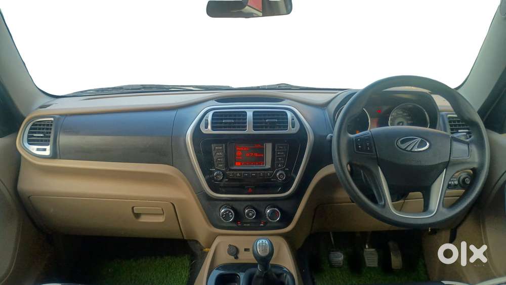 Mahindra Tuv 300 T8, 2018, Diesel