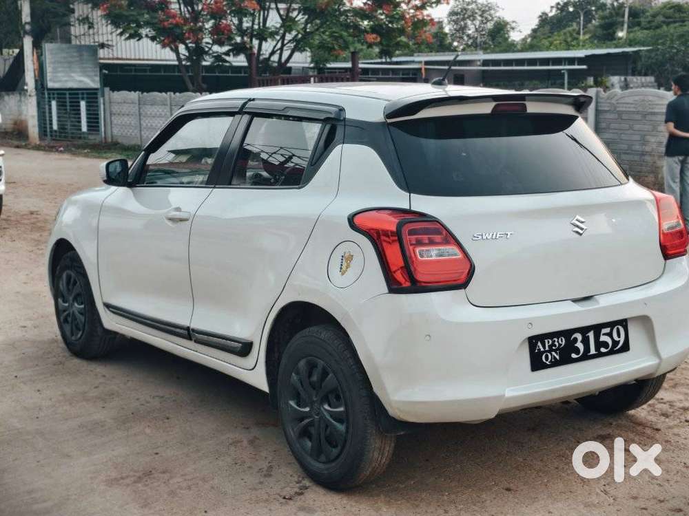 Maruti Suzuki Swift Vxi + Manual, 2022, Petrol