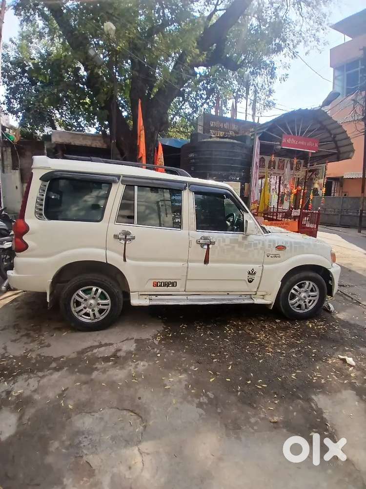 Mahindra Scorpio Classic 2011 Diesel 17055 Km Driven