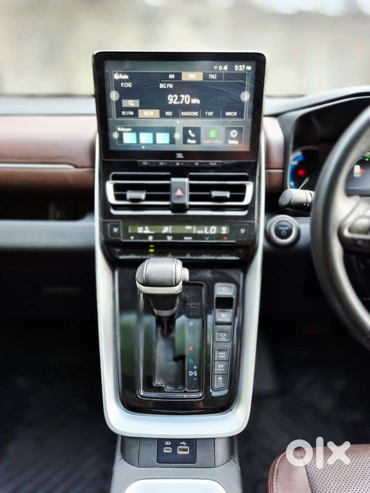 Toyota Innova Hycross 2.0 Zx Hybrid 7 Str, 2023, Petrol