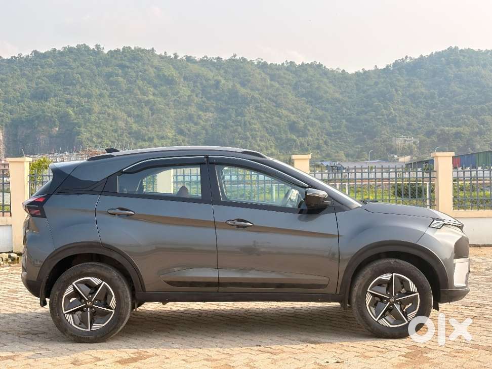Tata Nexon Creative Plus 1.2 Revotron Petrol 6 Amt, 2024, Petrol