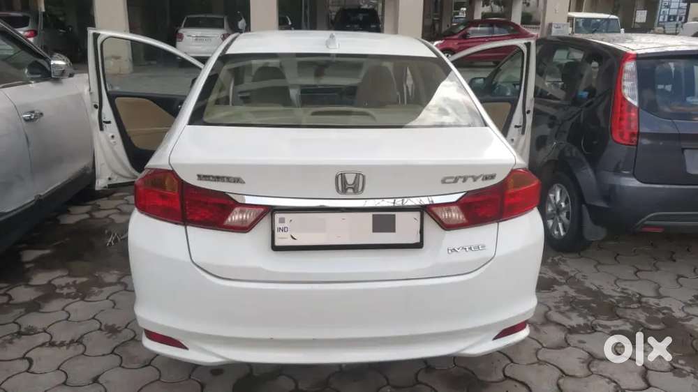 Honda City  Vx -mt. I-vtec With Sunroof  2014/2015 Registration
