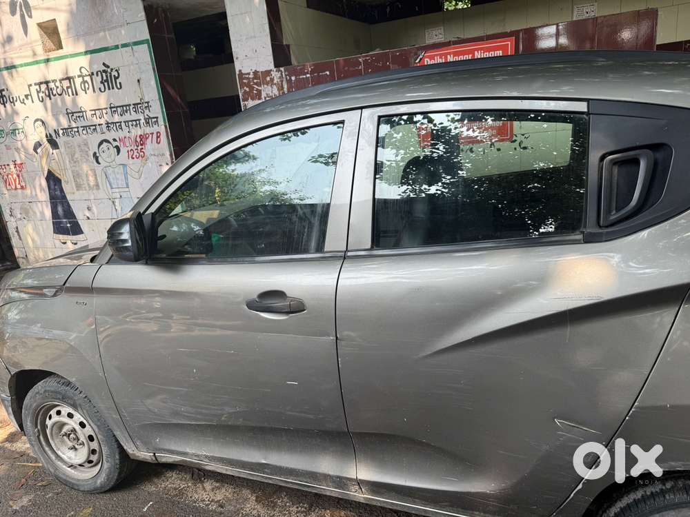 Mahindra Kuv 100 2017